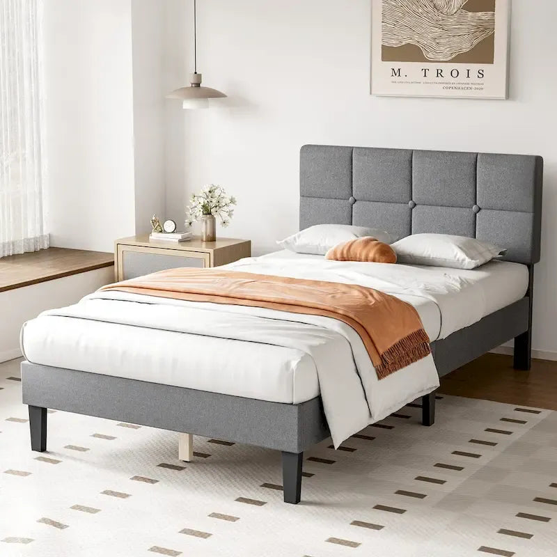 Letto a piattaforma imbottito in lino grigio/grigio scuro con testiera regolabile in memory foam (singolo / piazza e mezza / matrimoniale)