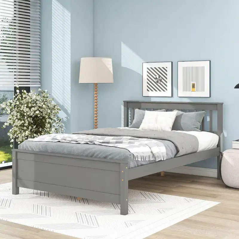 Letto matrimoniale in legno di pino grigio con testiera e pediera a doghe - Non richiede rete, include comodino