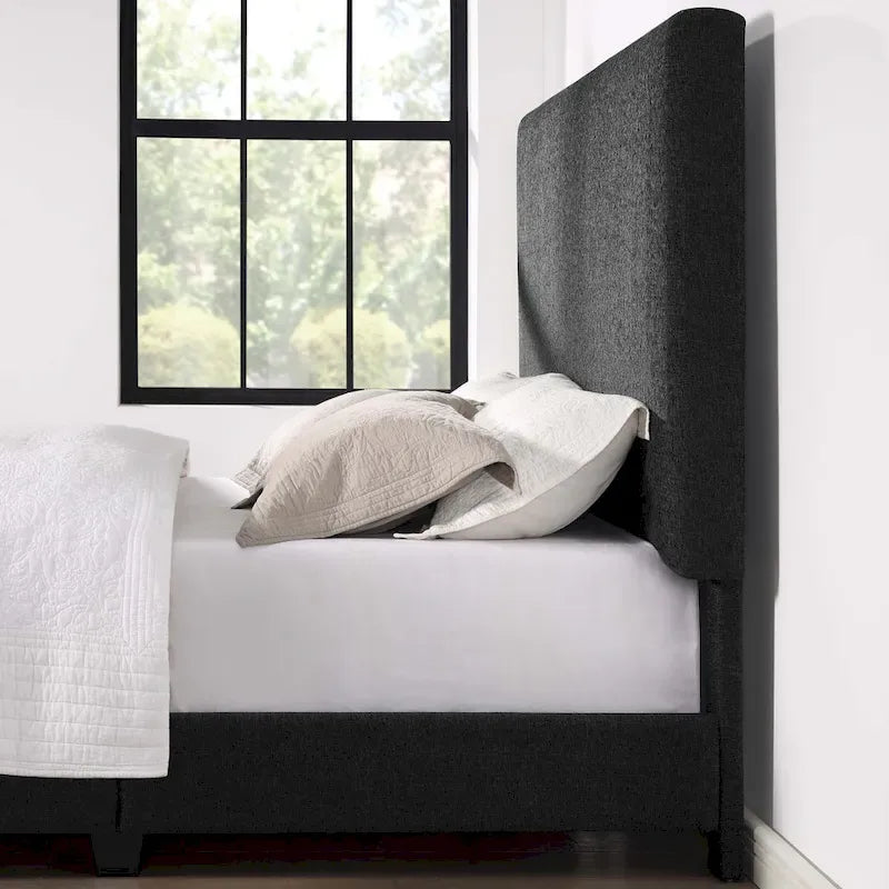 Letto a piattaforma Bridgevine Home con pannello imbottito alto grigio scuro