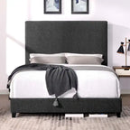 Letto a piattaforma Bridgevine Home con pannello imbottito alto grigio scuro