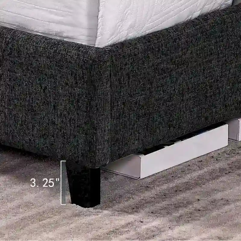 Letto a piattaforma Bridgevine Home con pannello imbottito alto grigio scuro